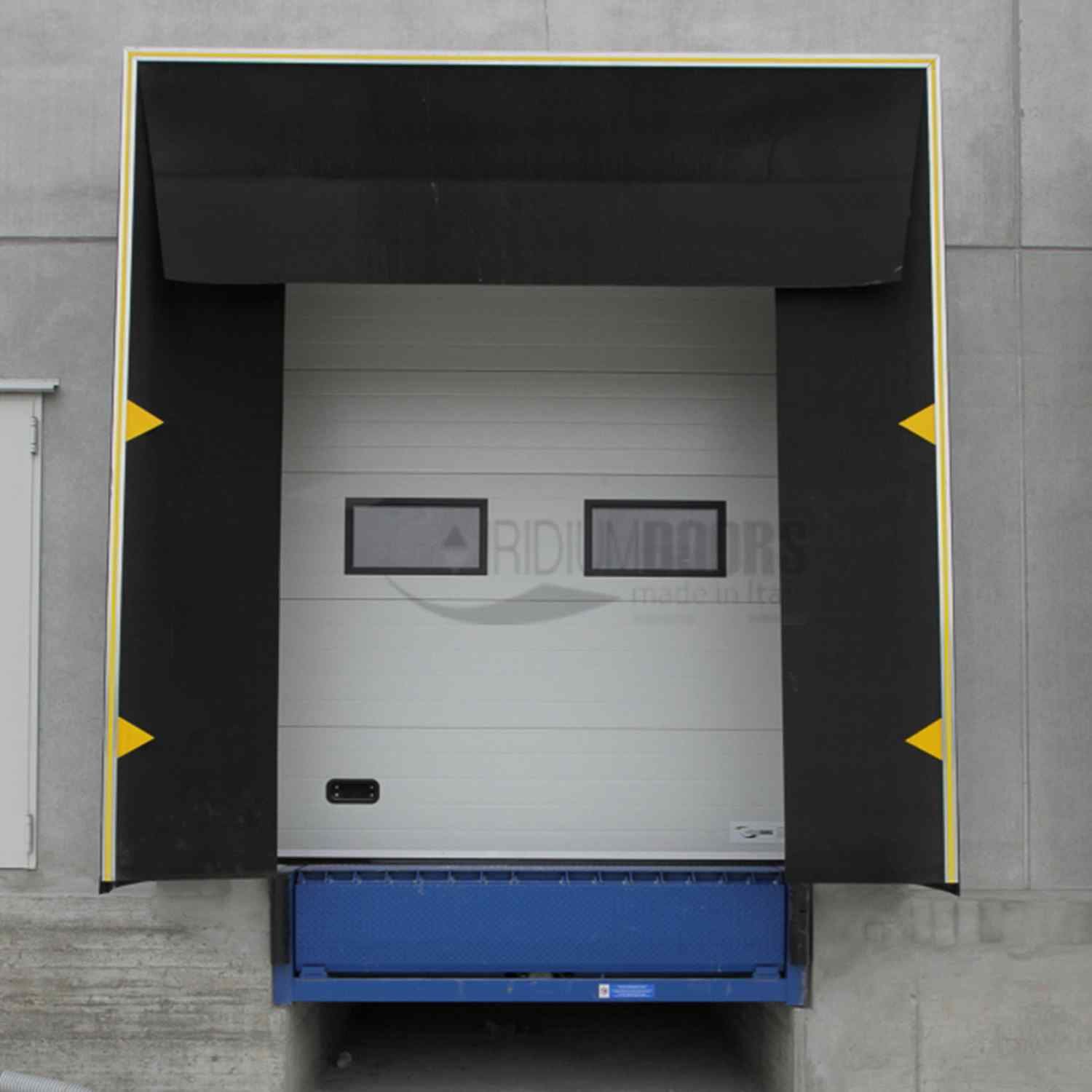Iridium Doors Gallery Baie Di Carico 14